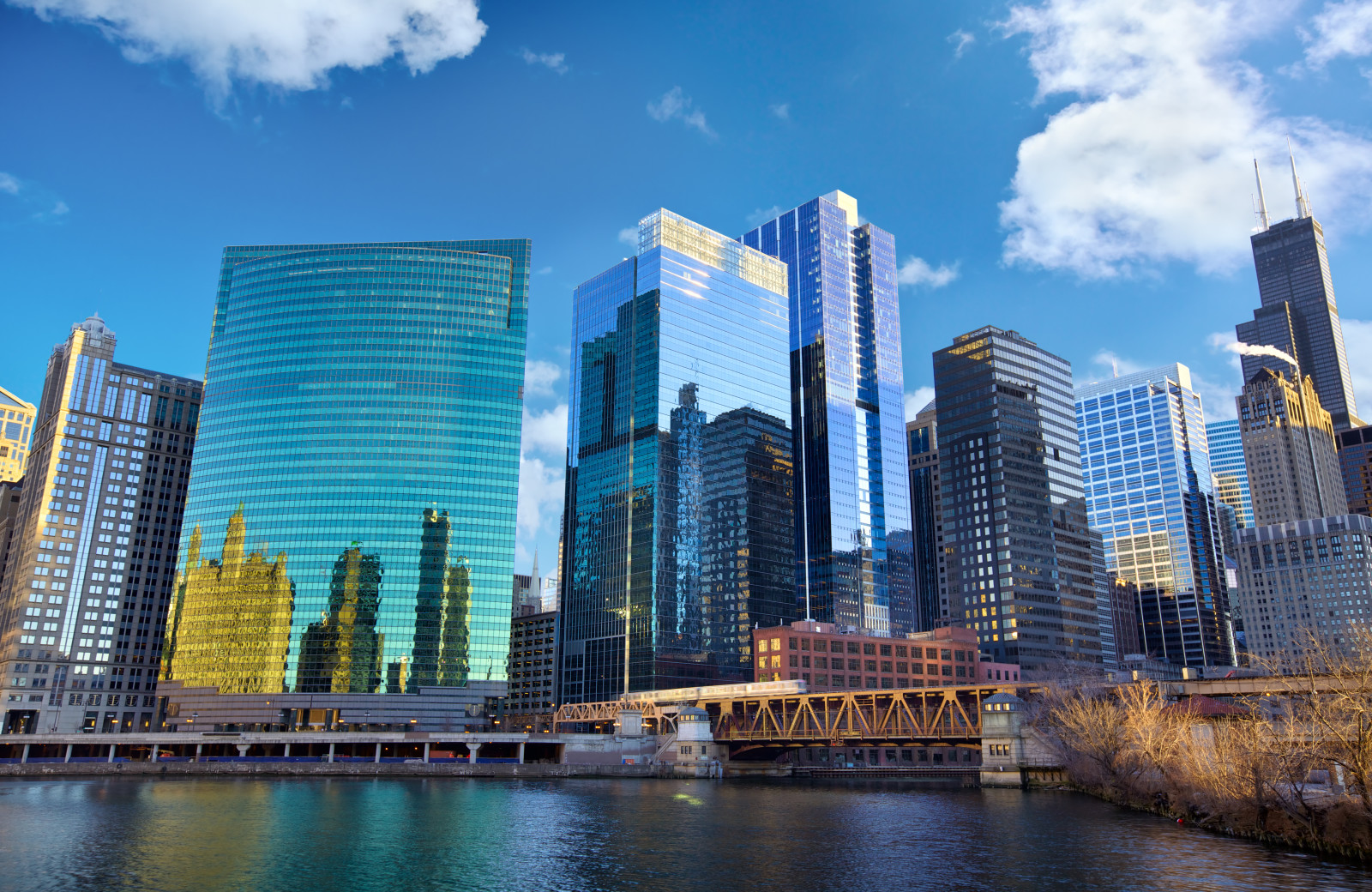 Chicago Loop skyline and Chicago River, IL, United States